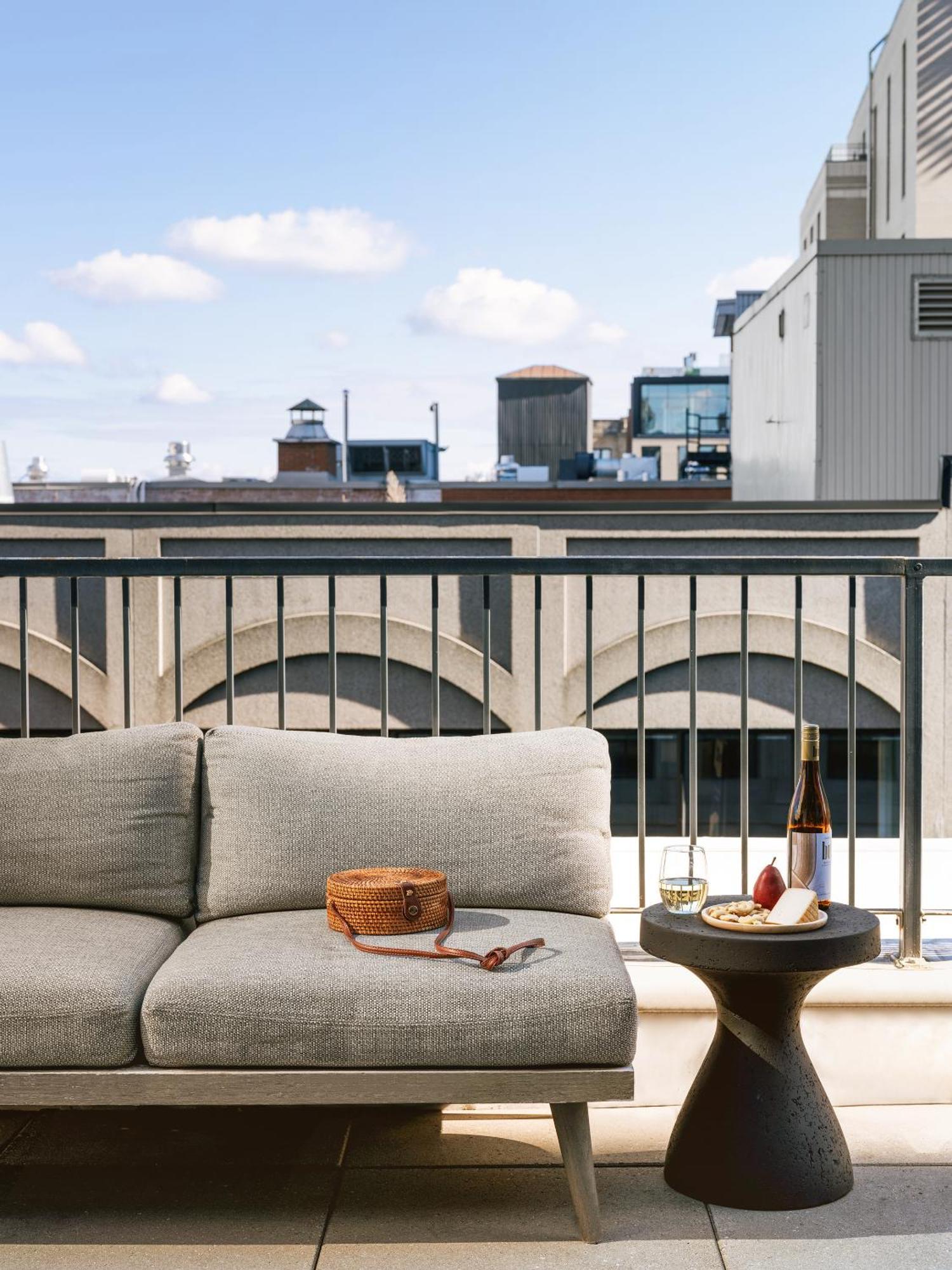 Sonder Penny Lane Aparthotel Montréal Exterior foto